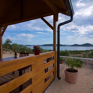  Vikendica Marina House